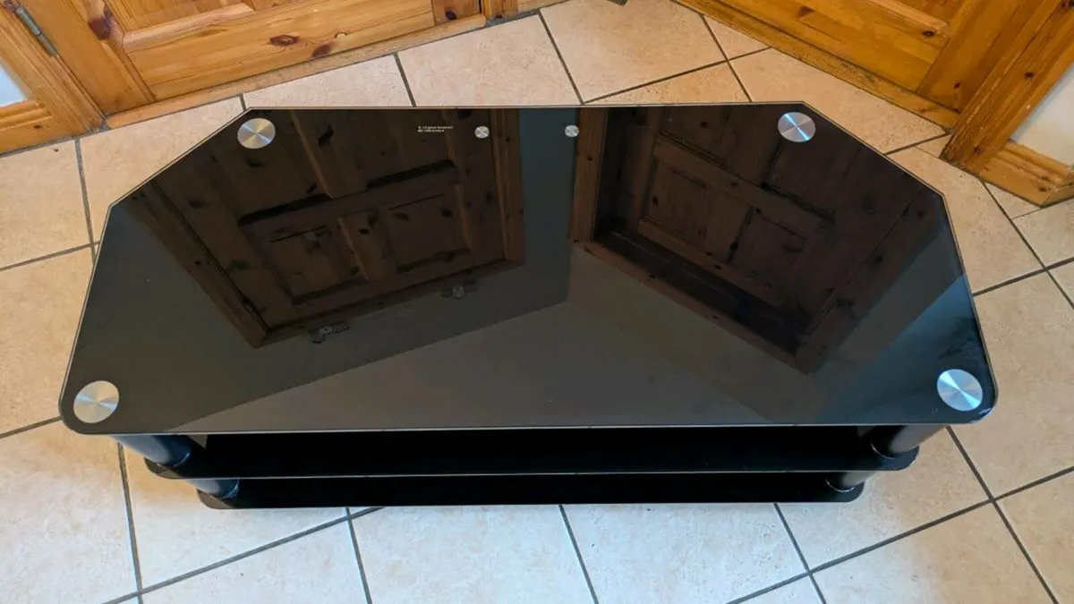 FREE- TV corner unit - Image 2