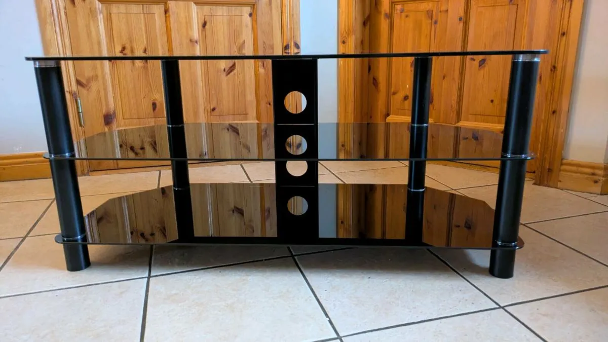 FREE- TV corner unit - Image 3