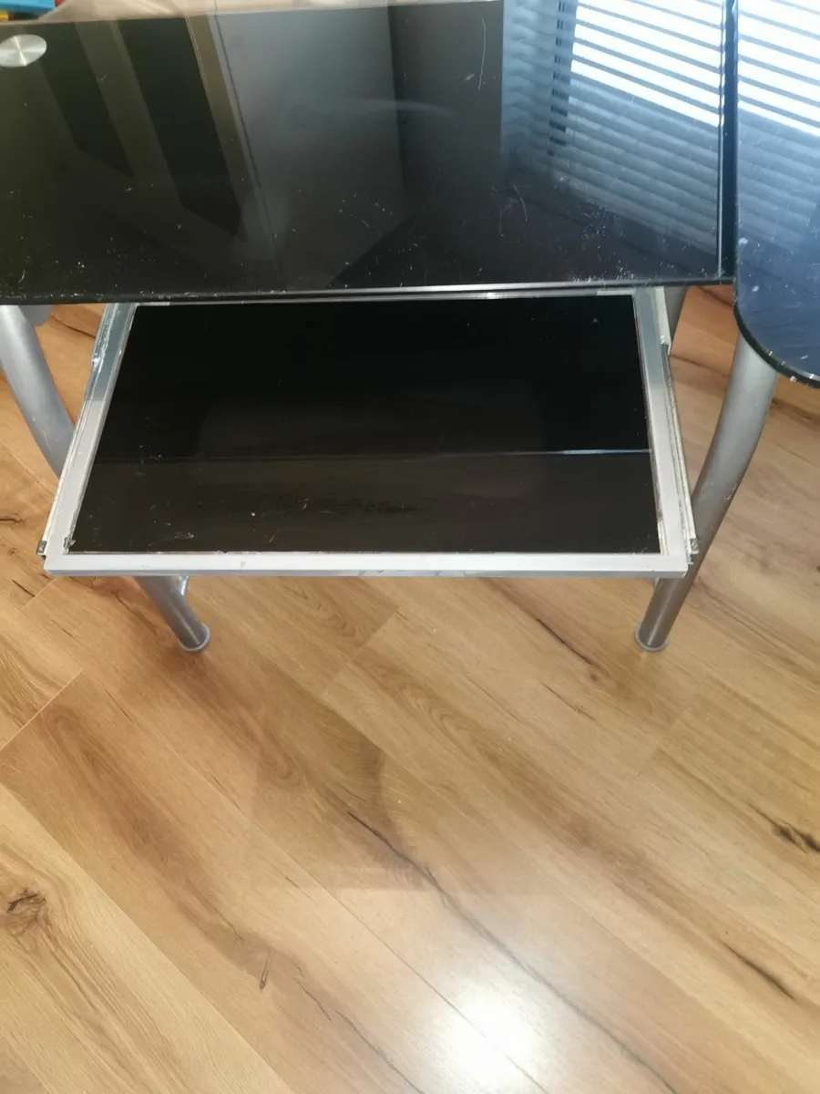 Black glass large computer desk - Image 4