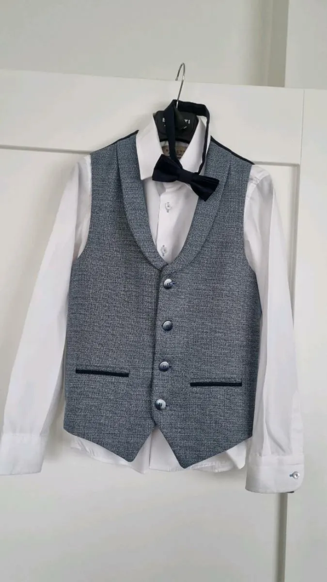 Boys Benetti Navy Communion Suit - Image 2