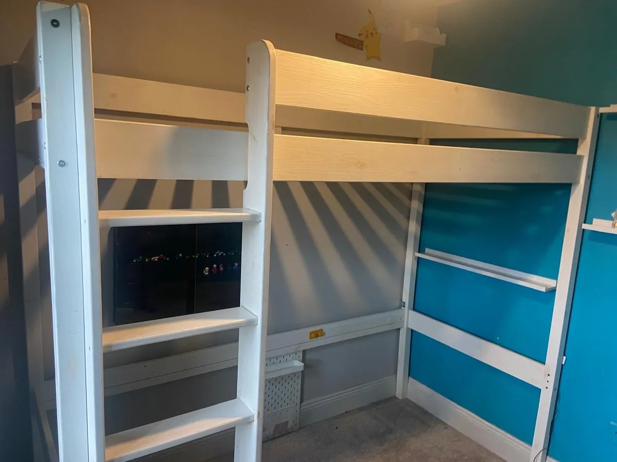 Bunk bed - Image 1