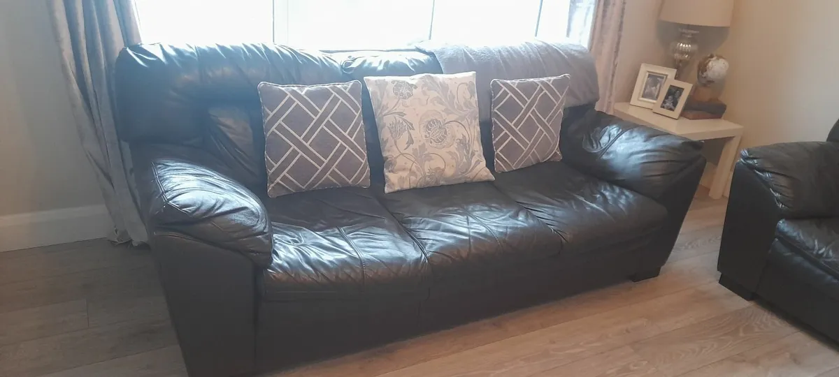 Leather couch 3 & 2 seater - Image 1