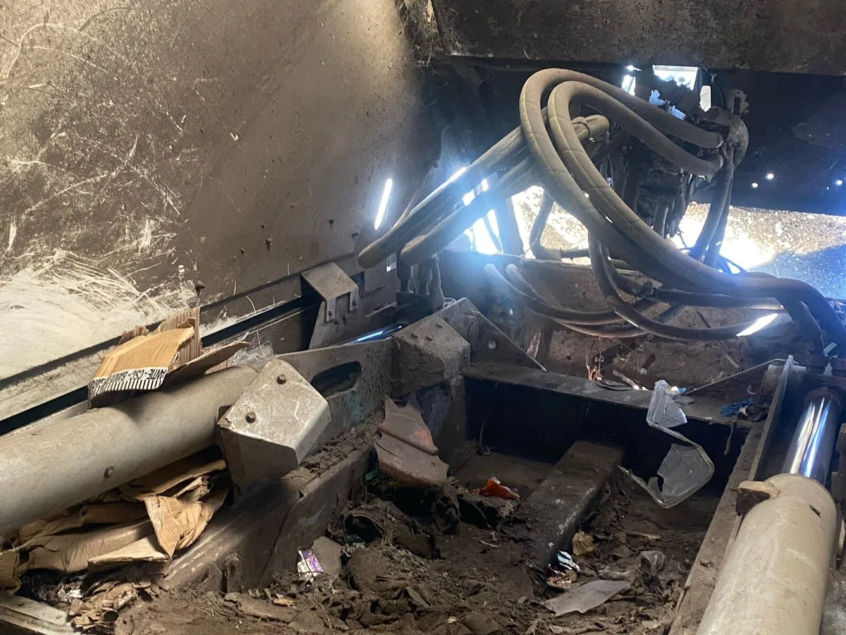 Mobile hydraulic hose replacement - Image 4