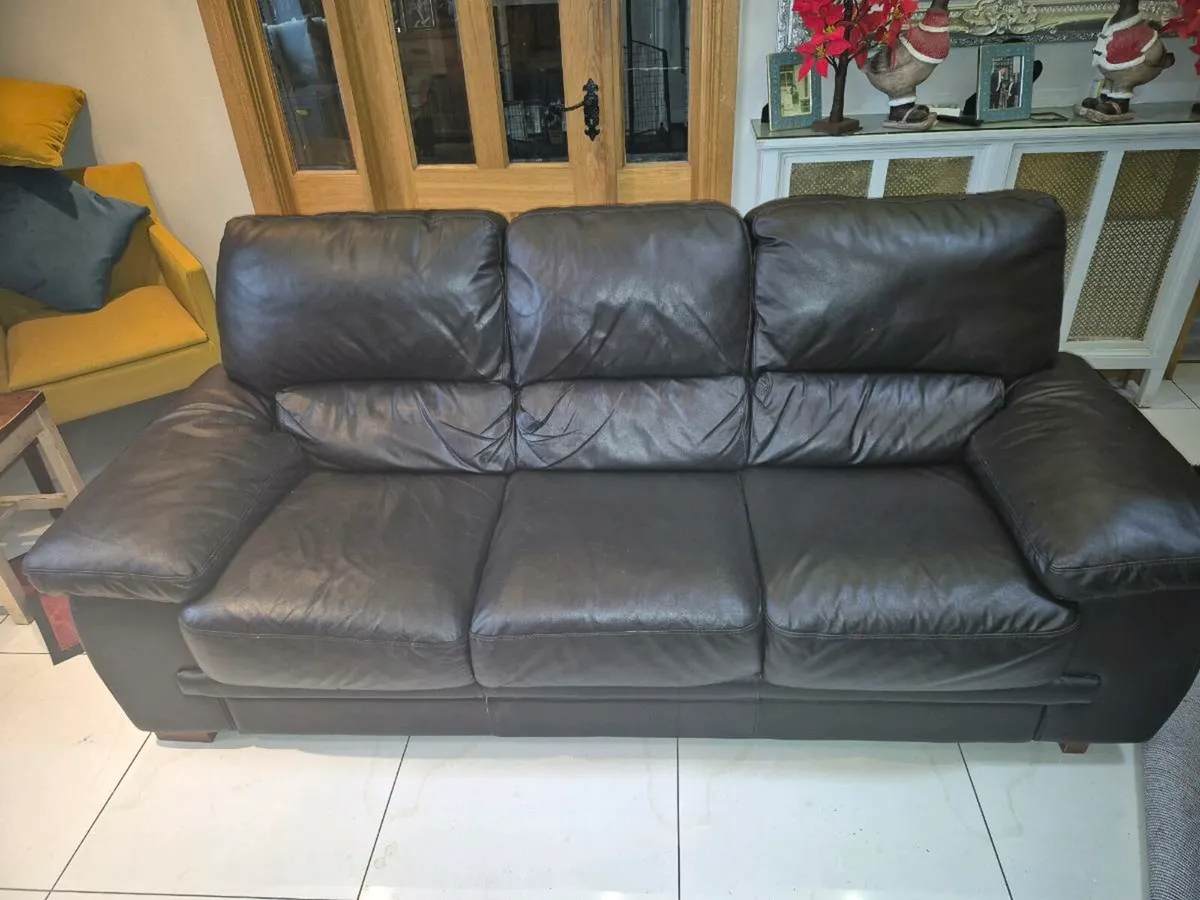 Leather 3 seater - Image 4