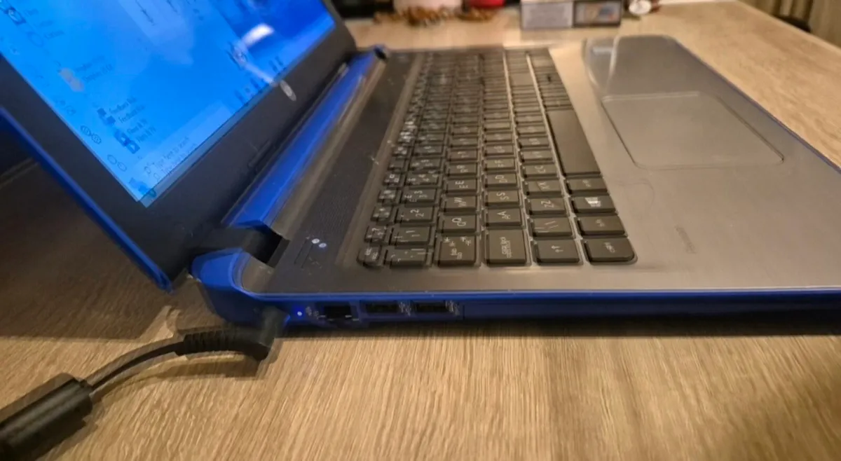 HP LAPTOP PAVILION 15-AU193CL CORE I5 7500U/RAM 8G - Image 4