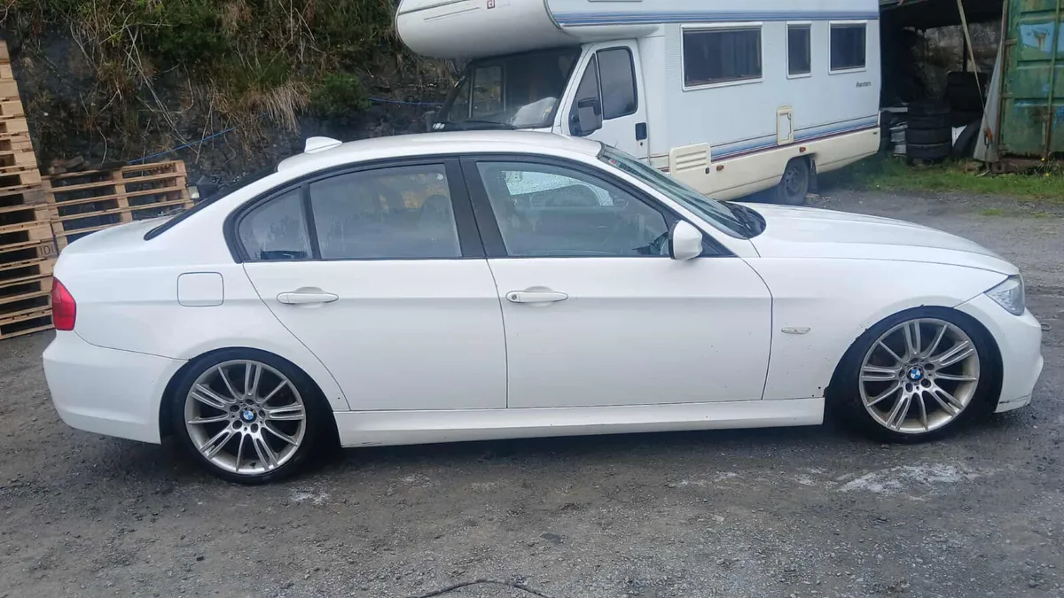 2010 BMW E90 LCI 320D MSPORT BREAKING PARTS - Image 4