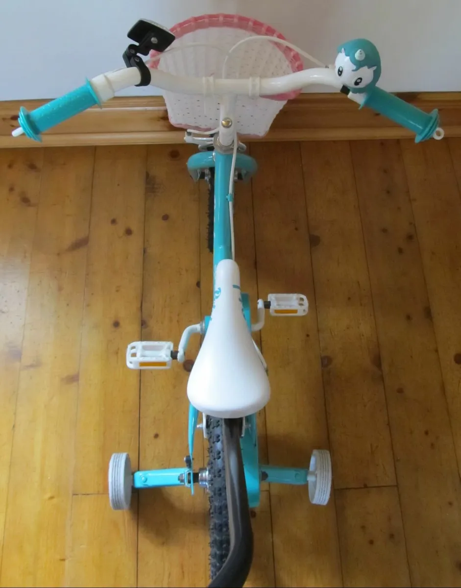 Childs Bike Apollo Petal 14inch wheels Includes : - Image 3