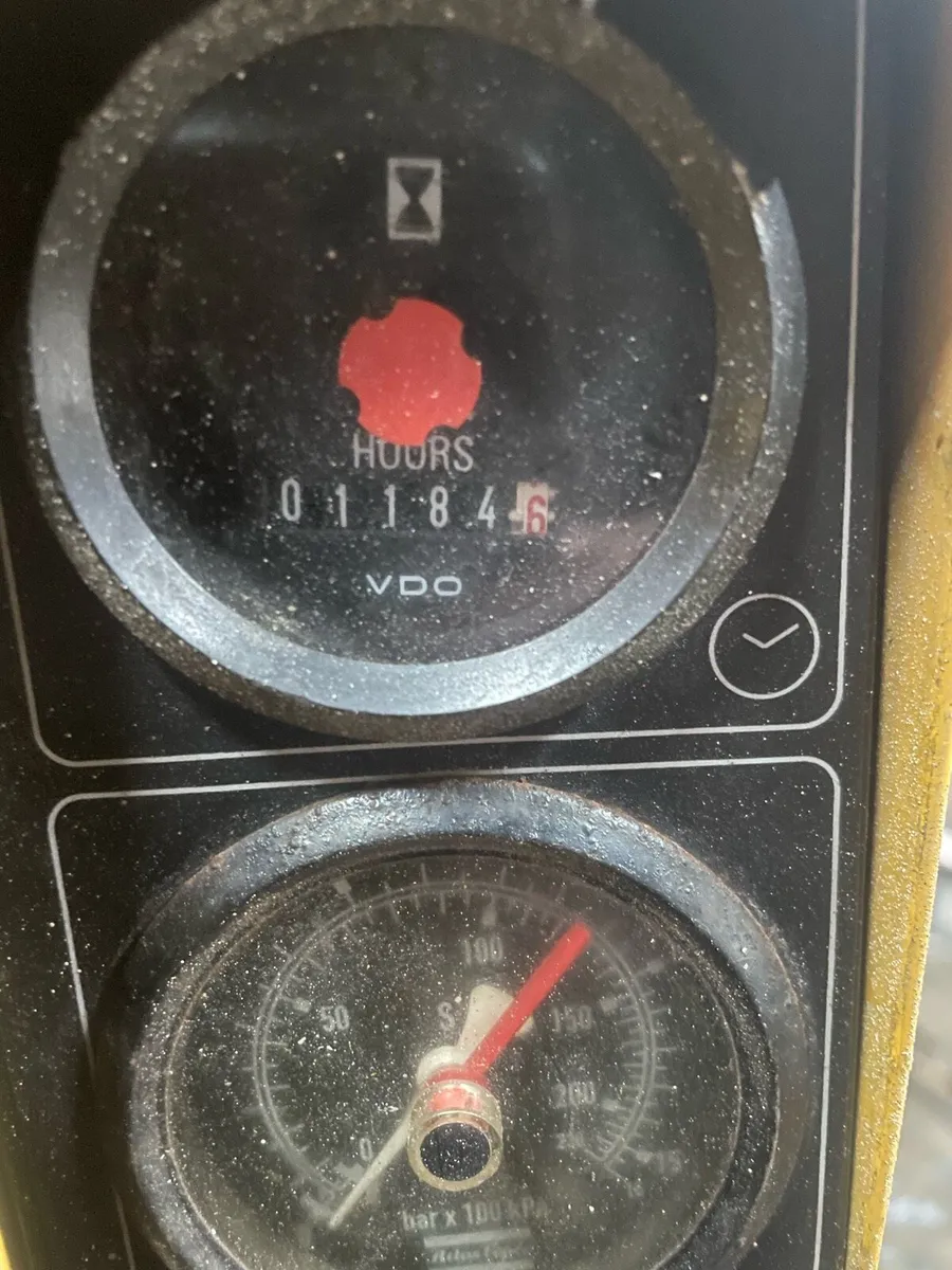 Atlas Copco road compressor - Image 4