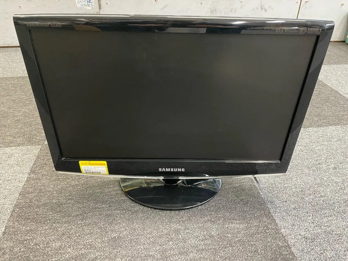 19” Samsung Tv With Remote - Image 1