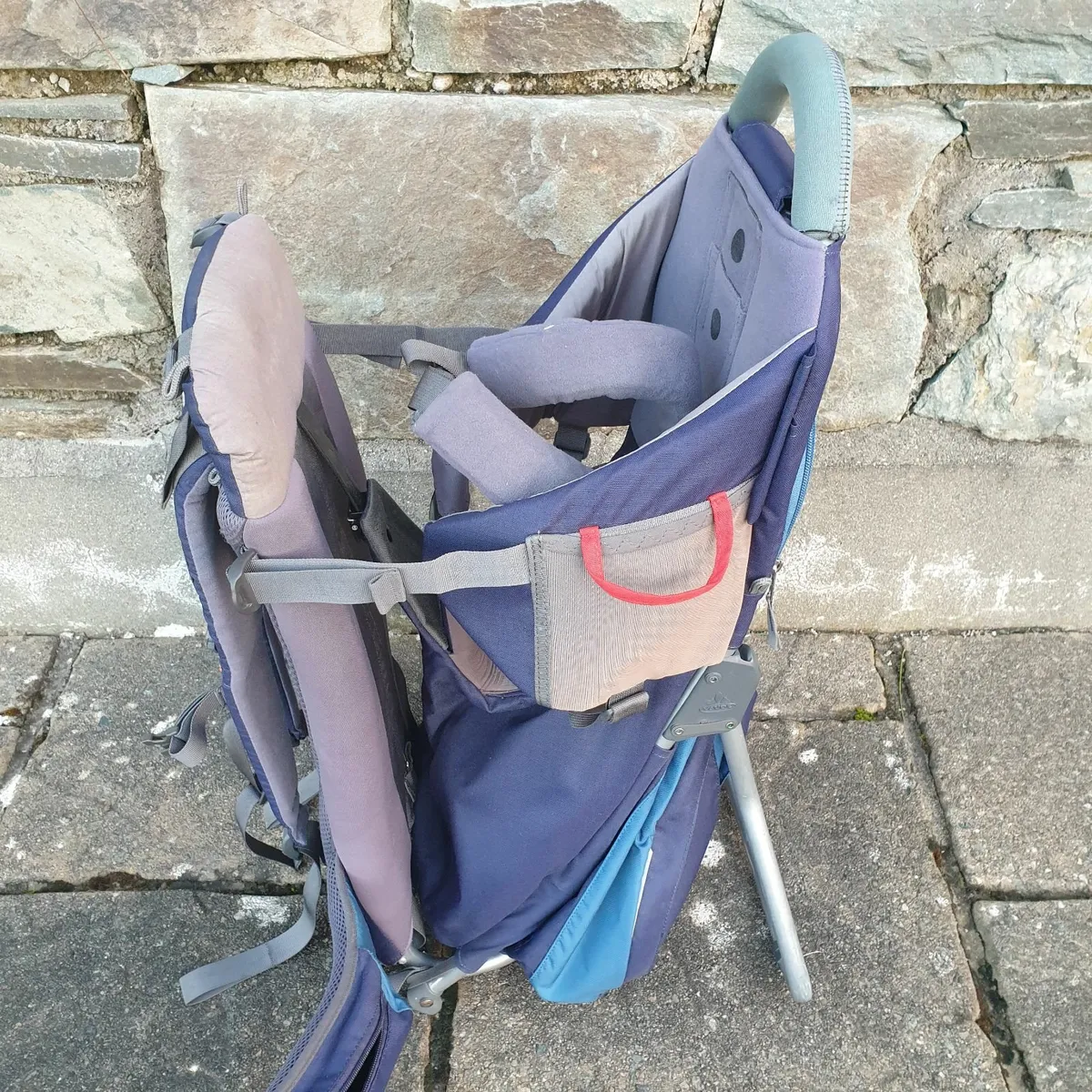 Hiking baby carrier with sun & rain cover - Image 2