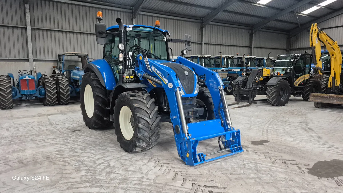 New Holland  T5.120 Electro command - Image 3