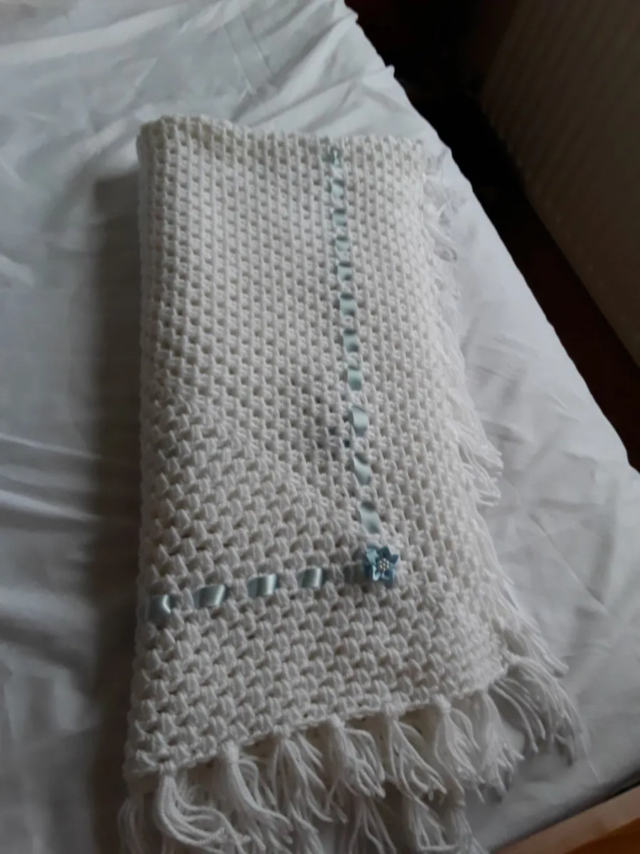 Brand new crocheted white baby blanket - Image 1
