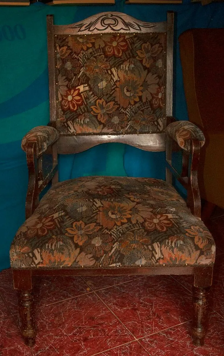 Small chaise lounge, two matching armchairs - Image 3