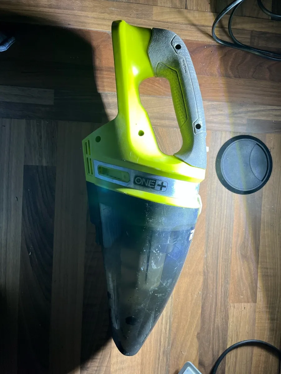 Ryobi 18v Hand Vac with battery and charger - Image 3
