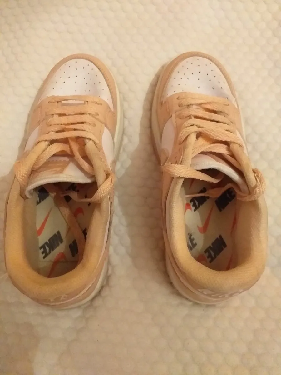 GIRLS NIKE TRAINERS - Image 3