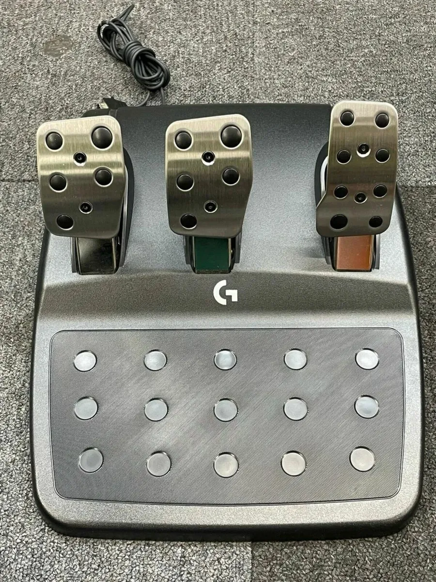 Logitech G923 SE Gaming Wheel and Pedals - Image 2
