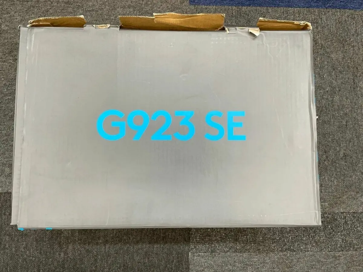 Logitech G923 SE Gaming Wheel and Pedals - Image 4