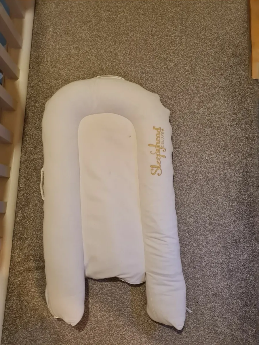 Free Sleepy head and pregnancy cushion - Image 1