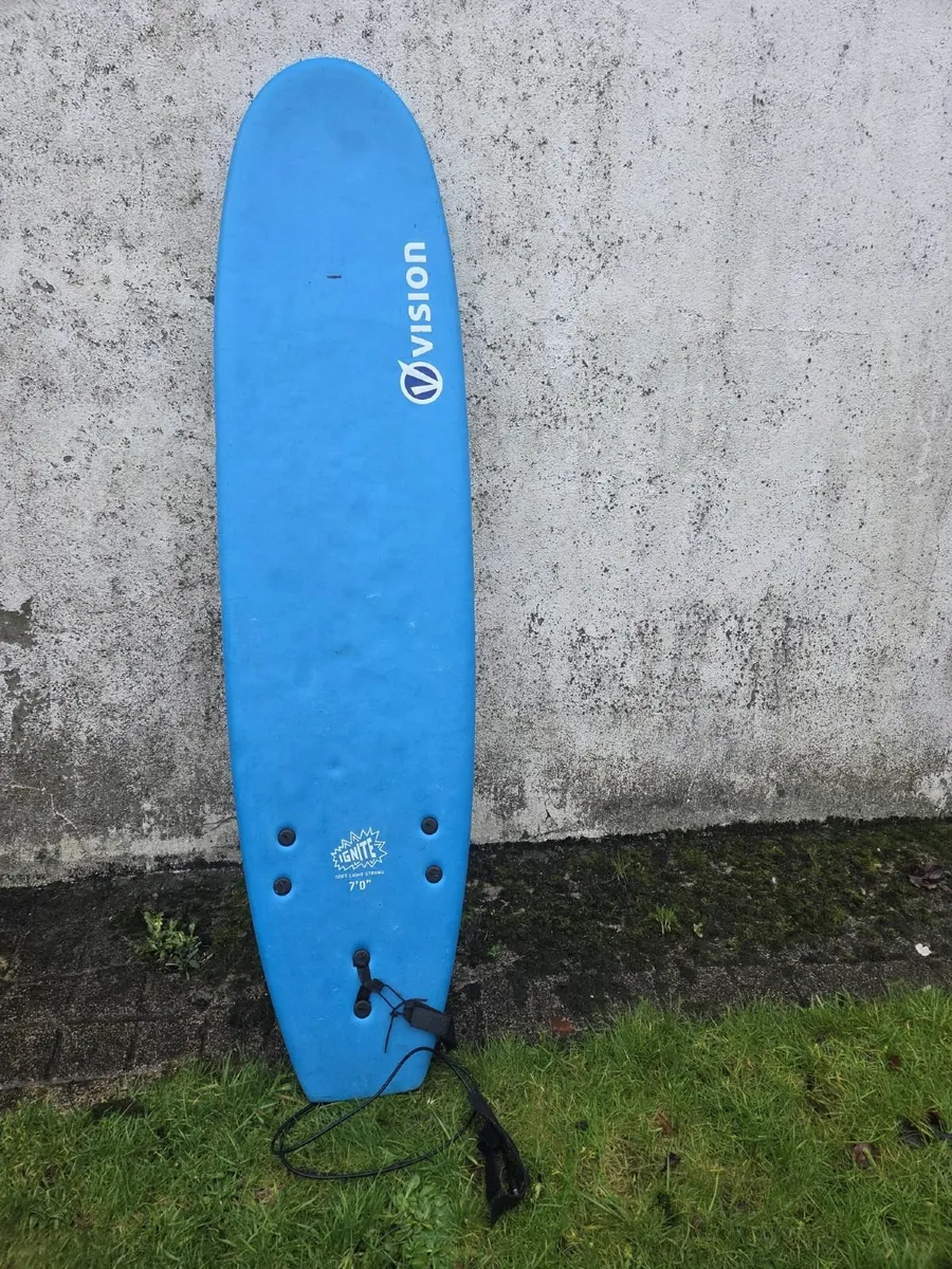 7' Vision Ignite Surfboard and Northcore Bag - Image 1
