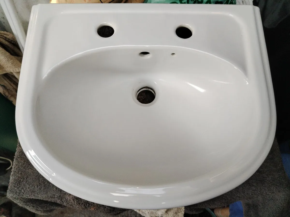 Basin and pedestal - Image 4