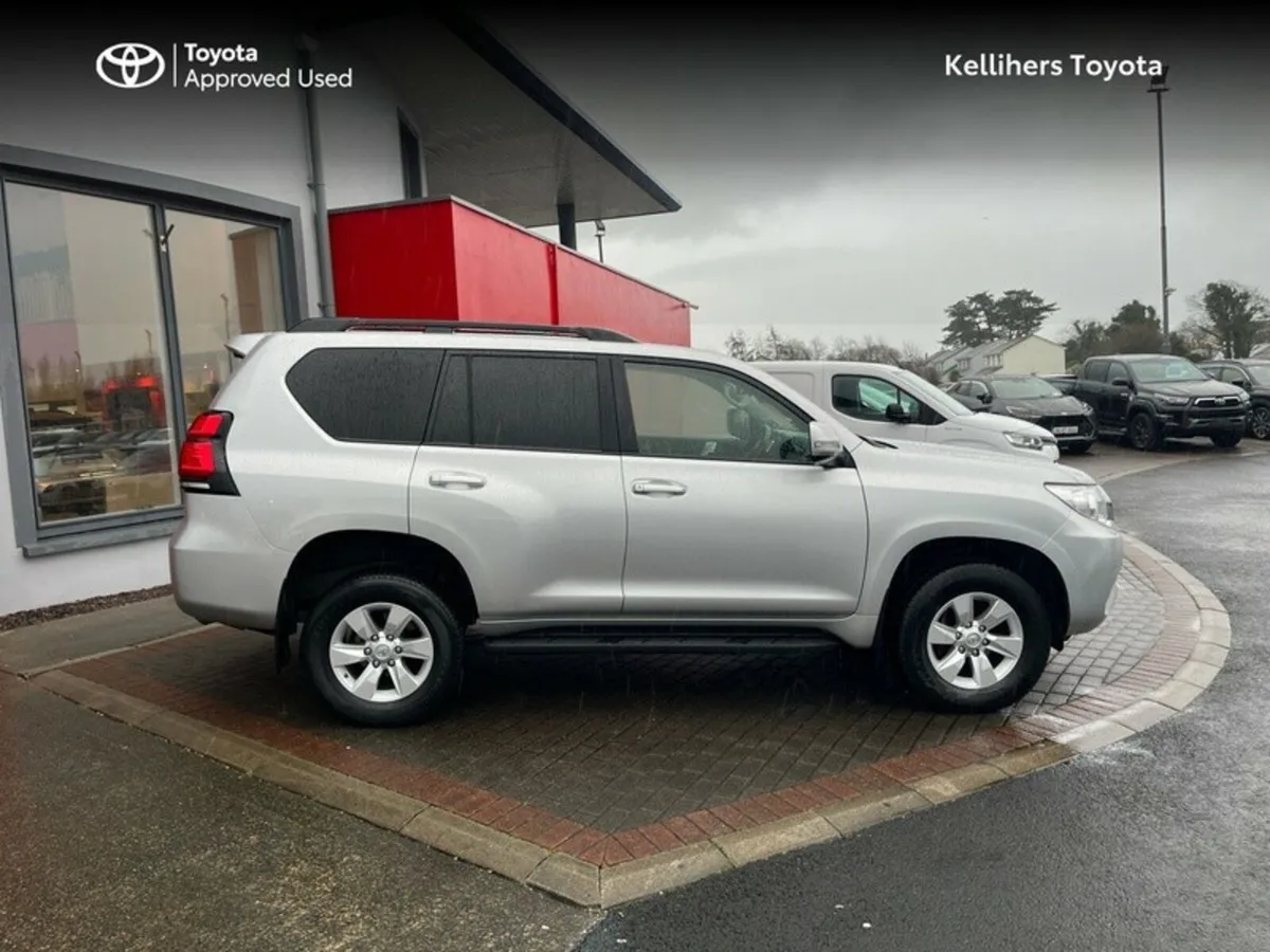 Toyota Land Cruiser LWB AUTO (HEATED & LEATHER) - Image 3