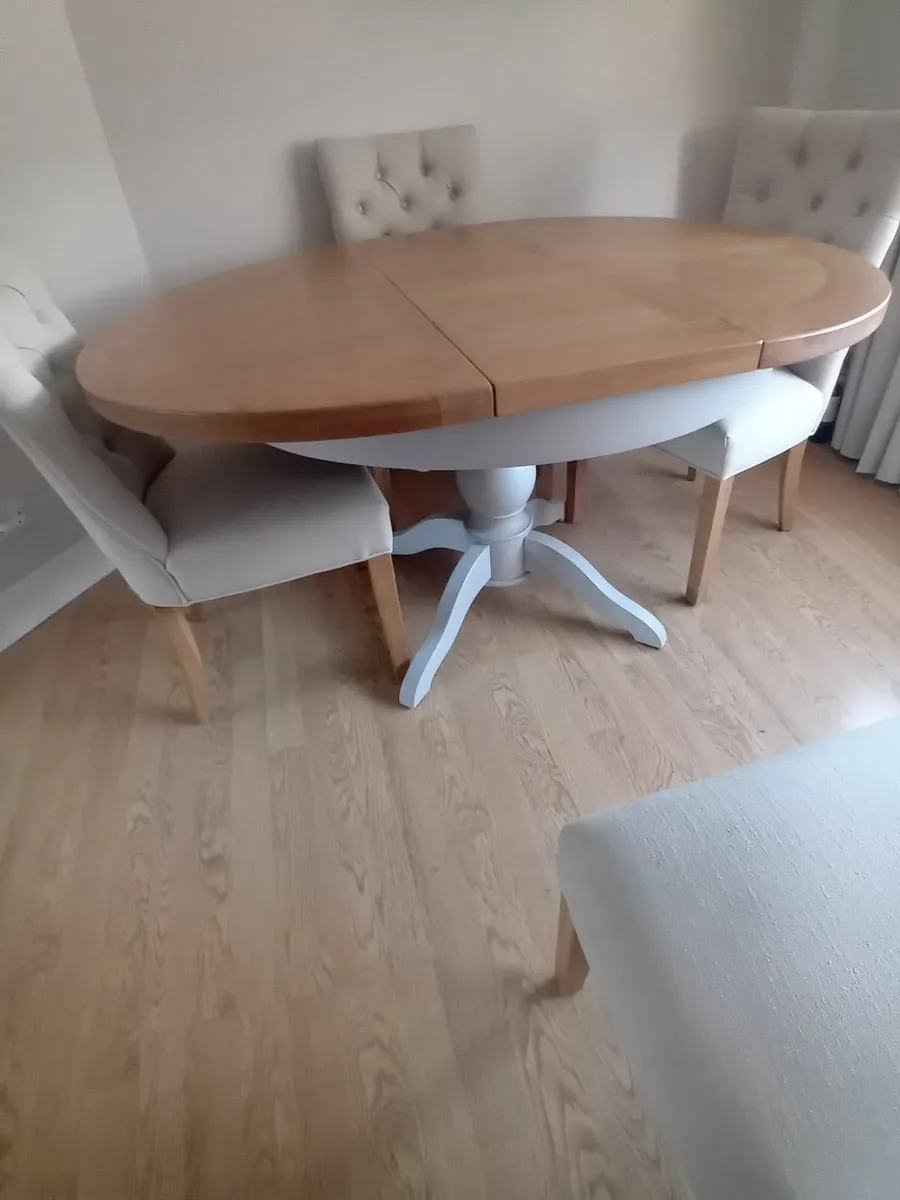 Dinning  table and 4 chairs - Image 1