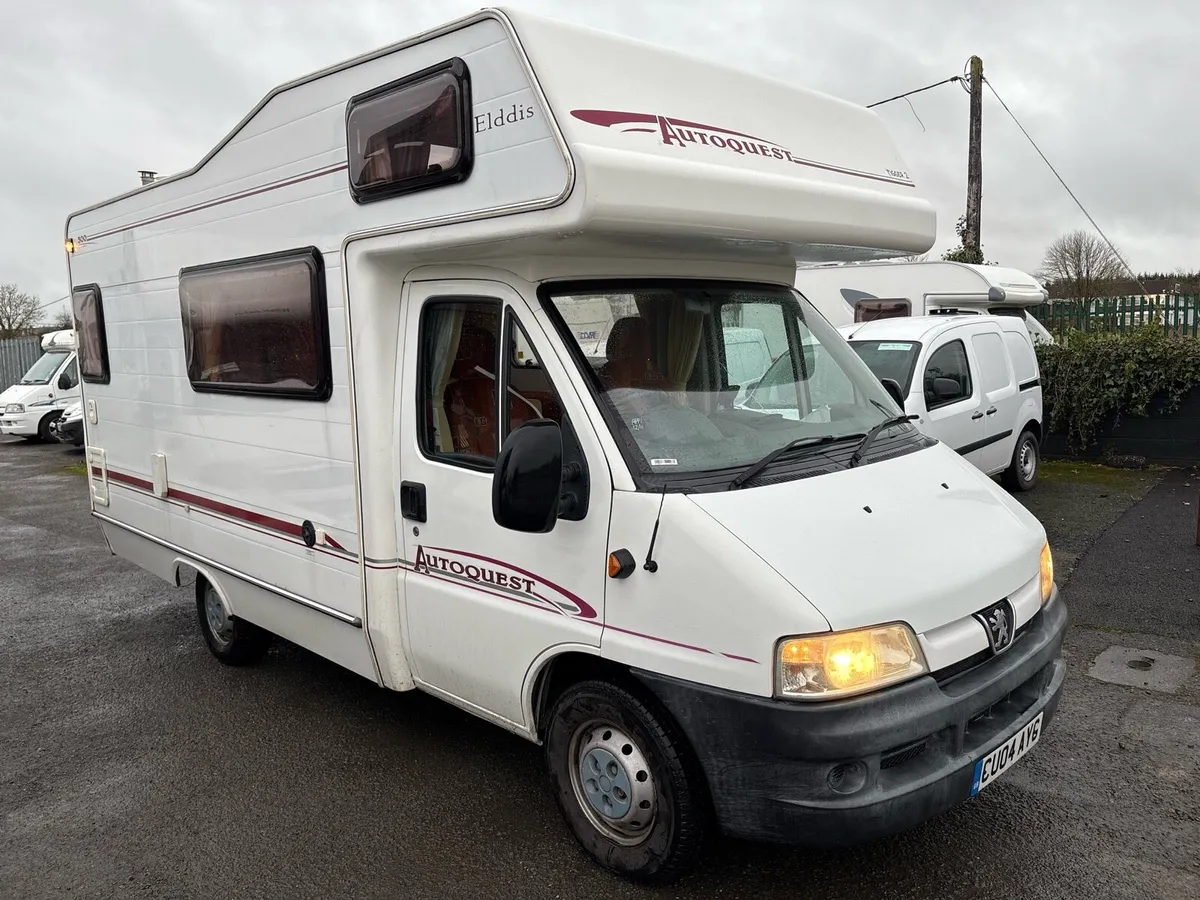 04 Compass Avantgarde  4berth As new only 40,000m! - Image 1