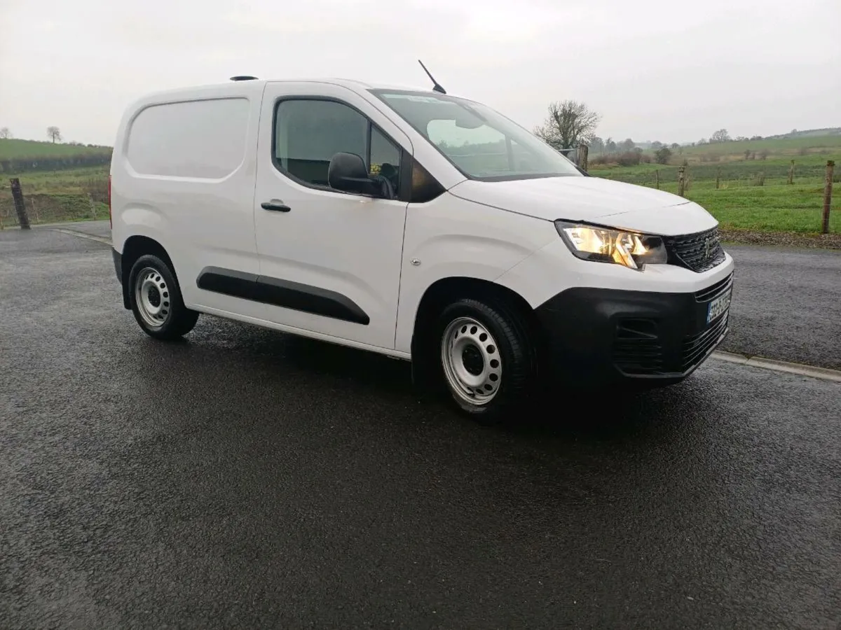 2023 Peugeot partner professional plus - Image 1