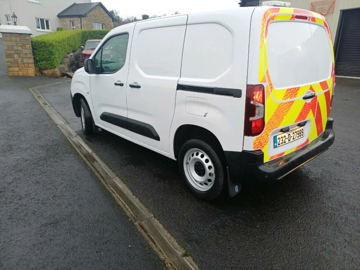 2023 Peugeot partner professional plus - Image 3