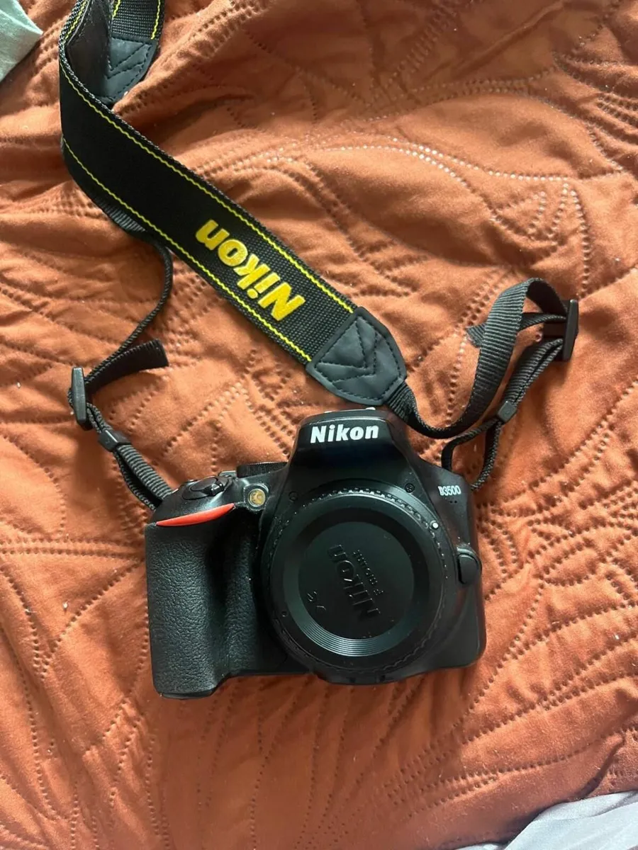 Camera Nikon D3500 - Image 1