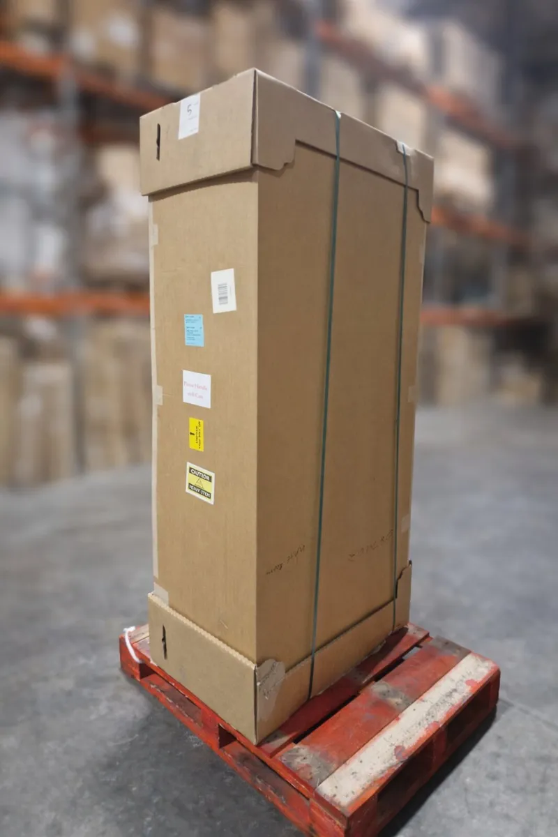 Leather chesterfield style sofa. - Image 3