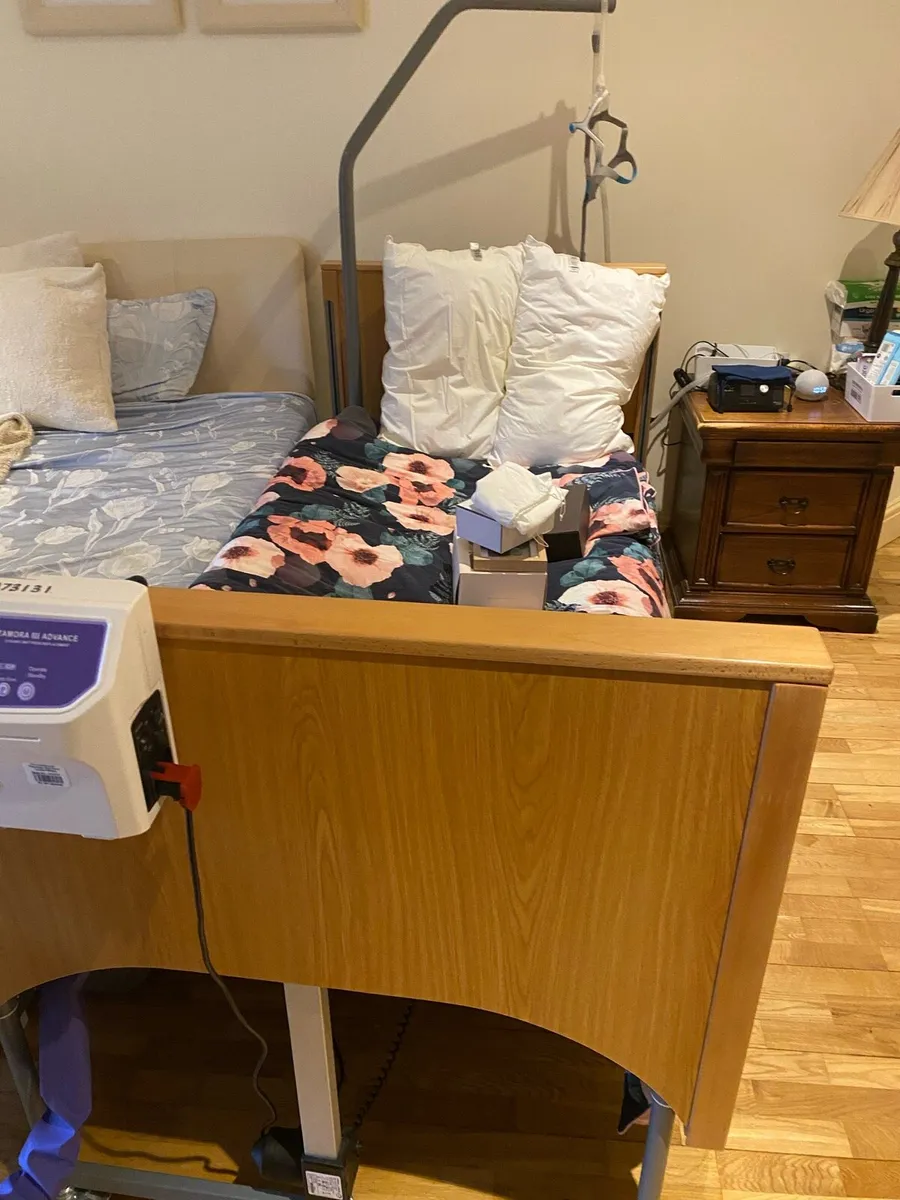 Hospital Bed - Image 4