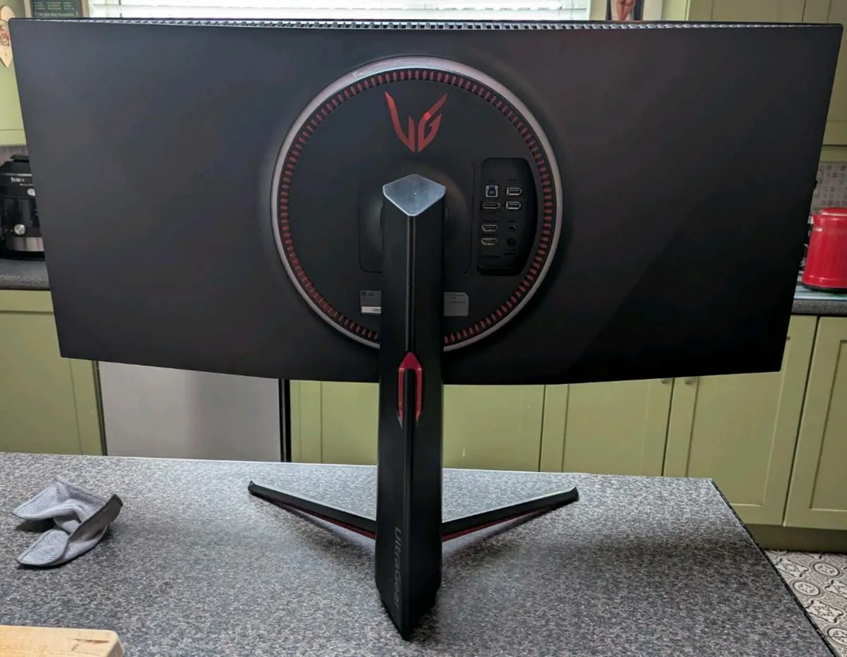 LG 38GN950-B - Image 2