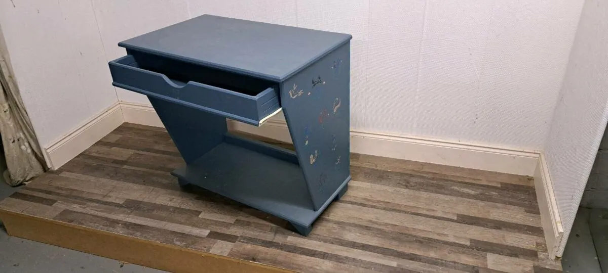 Children's desks - Image 3