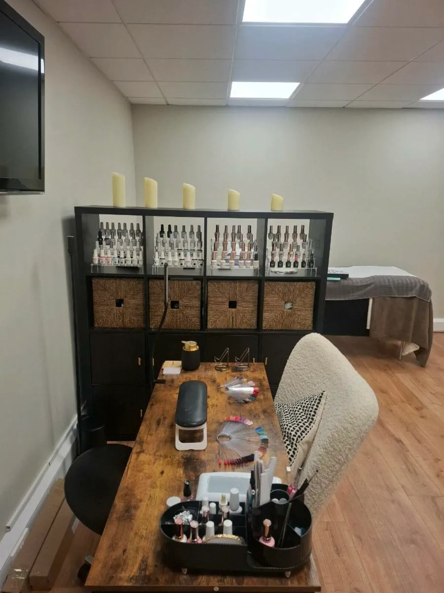 Beauty Room Collaboration Available - Image 3