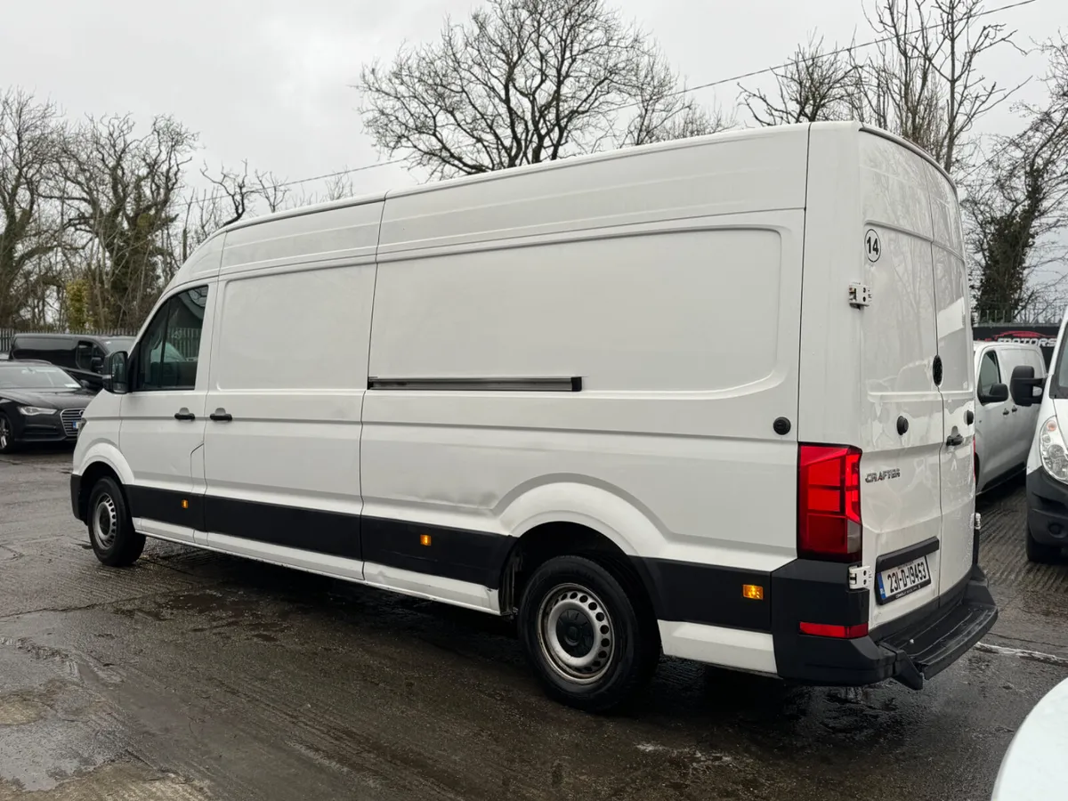 VOLKSWAGEN CRAFTER 2.0L DIESEL 2023 - Image 4
