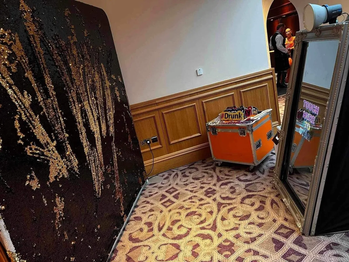 Selfie Mirror Photobooth - Image 2