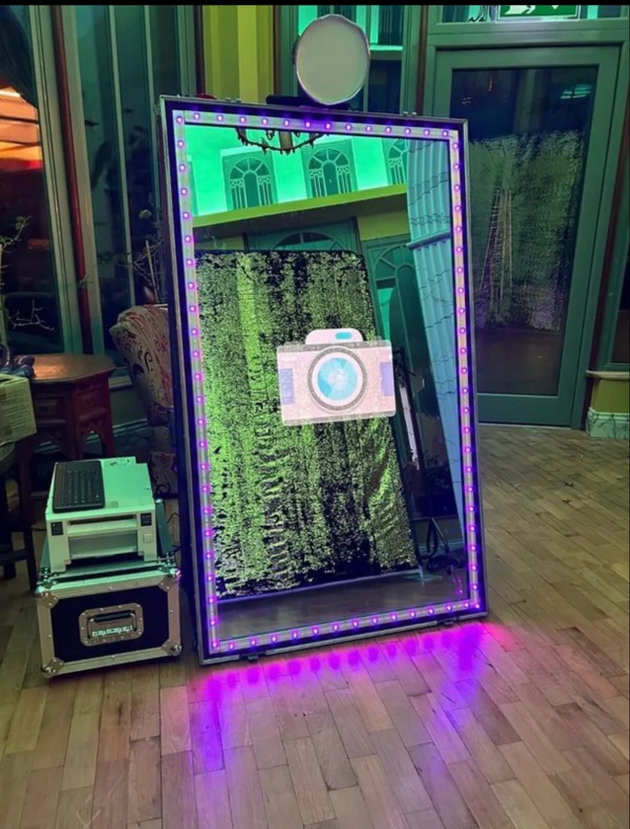 Selfie Mirror Photobooth - Image 1