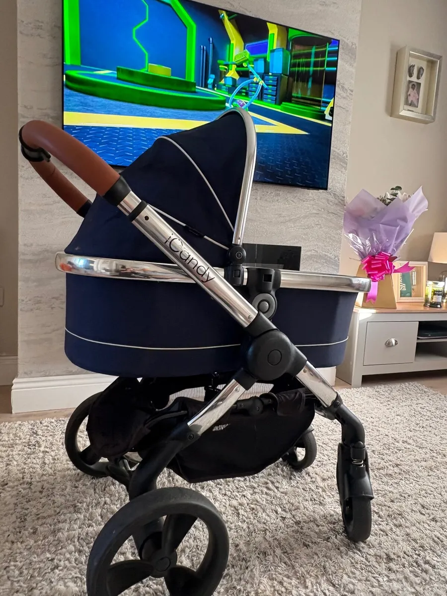 Icandy Peach - carrycot and buggy - Image 1