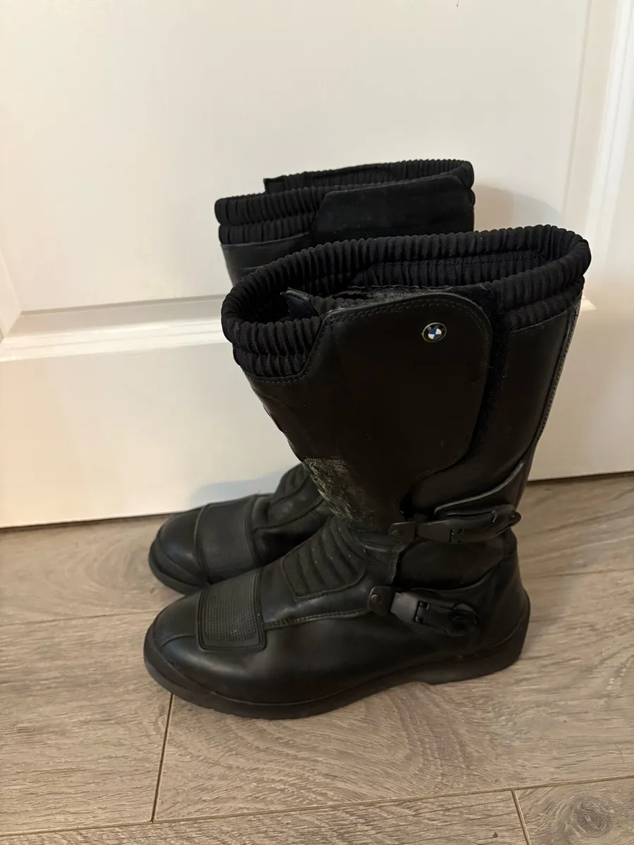 Vespa 125 and accessories - Image 3