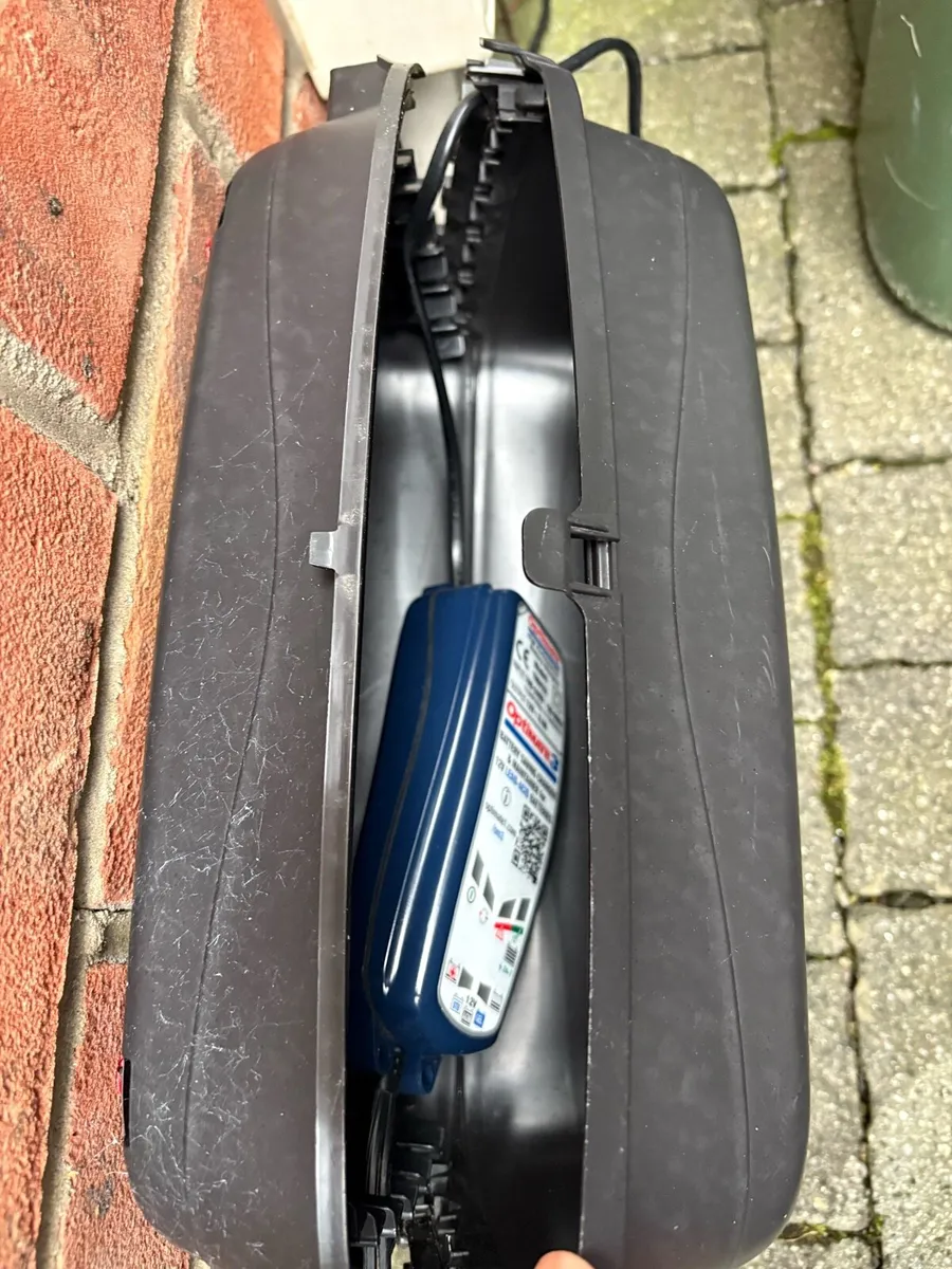 Vespa 125, taxed 2026, only 2200 km, serviced - Image 3