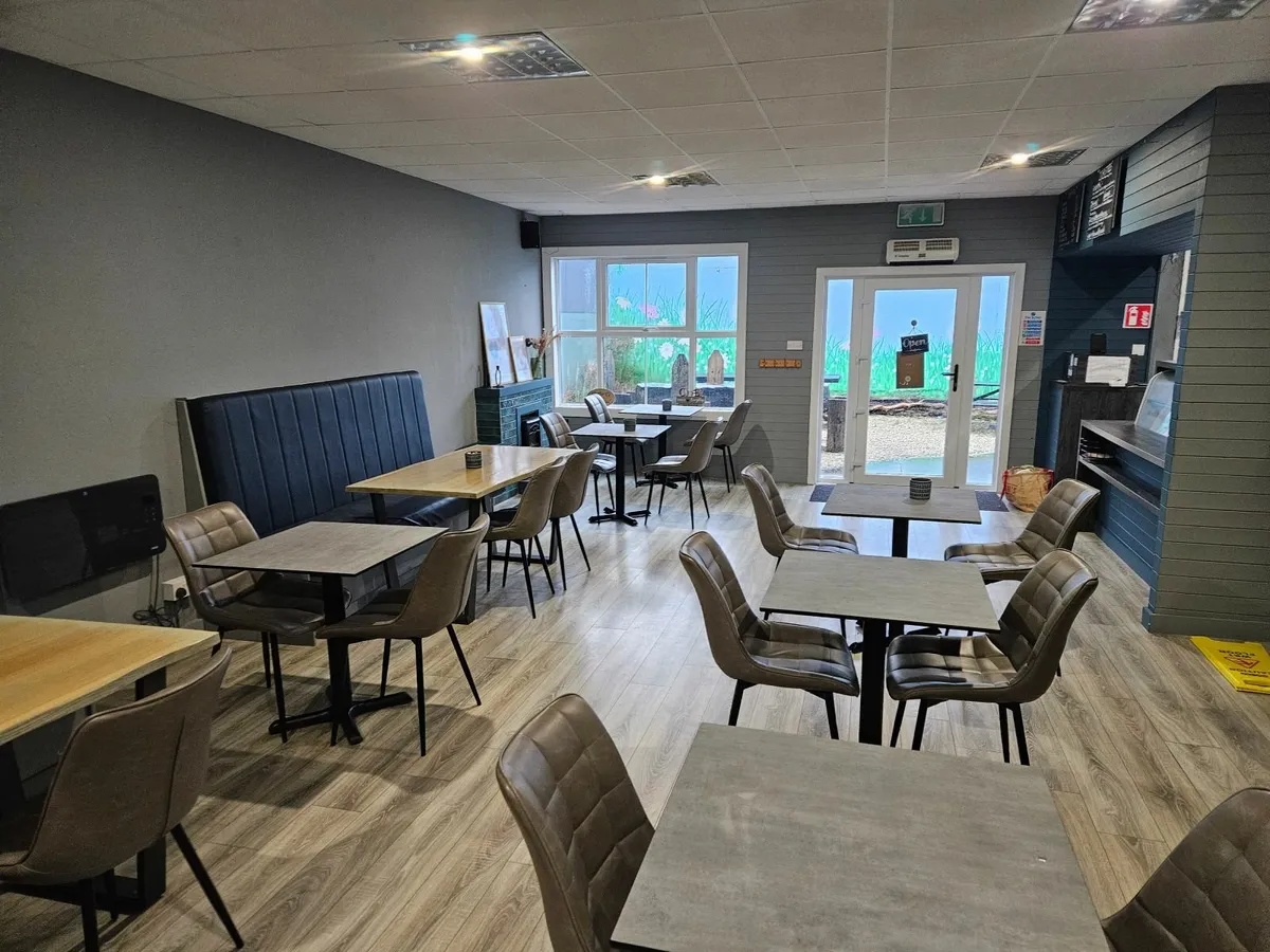 Whole café contents - Image 1