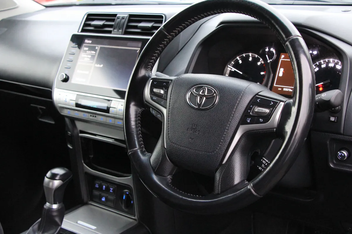 Landcruiser Auto * 2 Seat * 1 owner * Vat included - Image 3