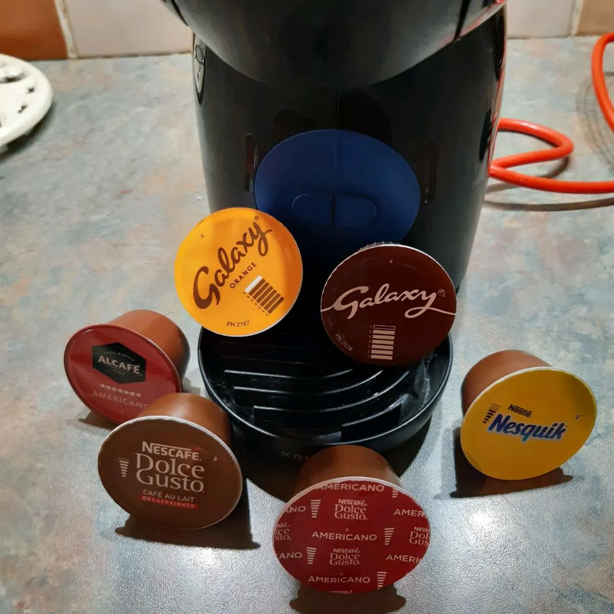 Necafe Dolce Gusto Coffee Machine and 105 Pods. - Image 2