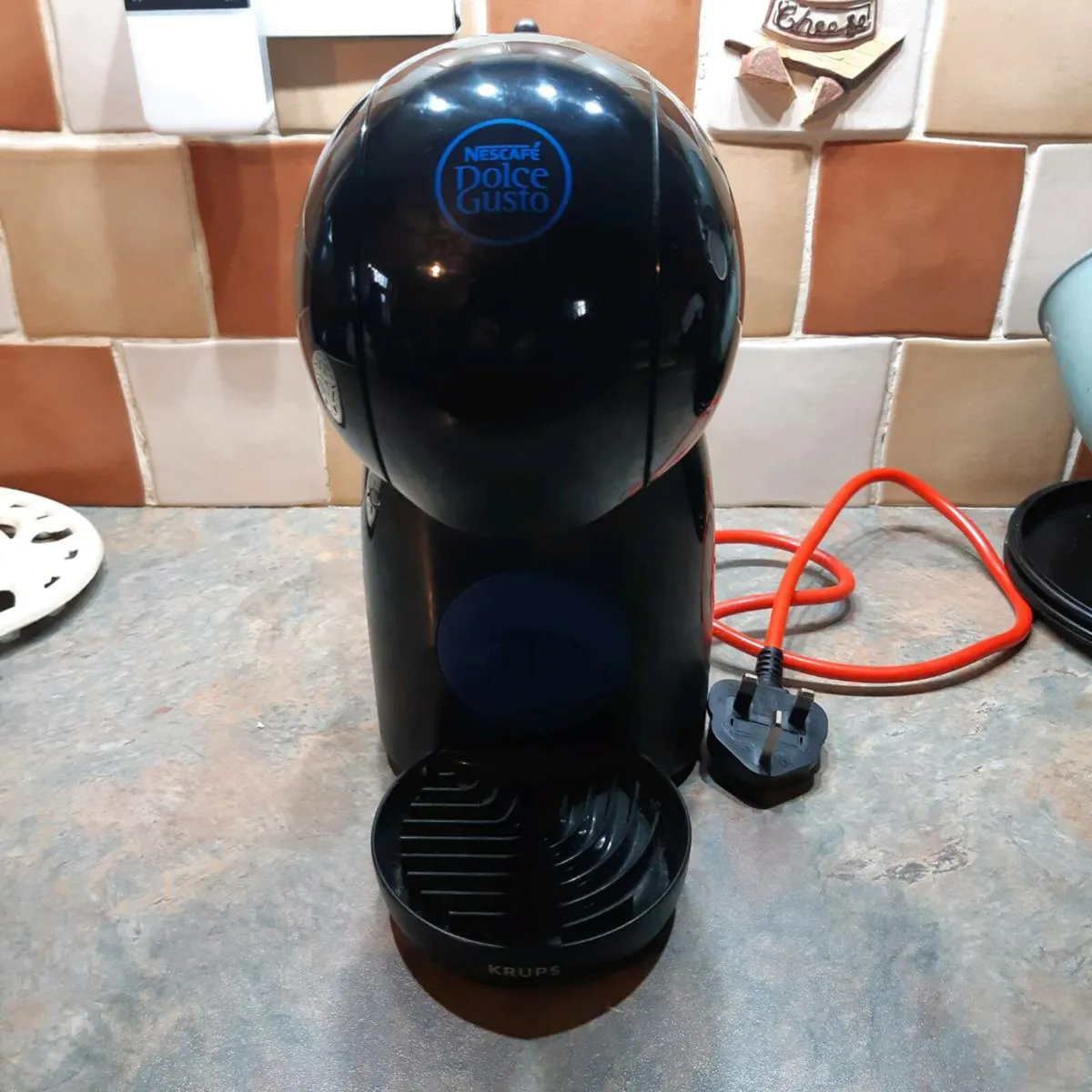 Necafe Dolce Gusto Coffee Machine and 105 Pods. - Image 4