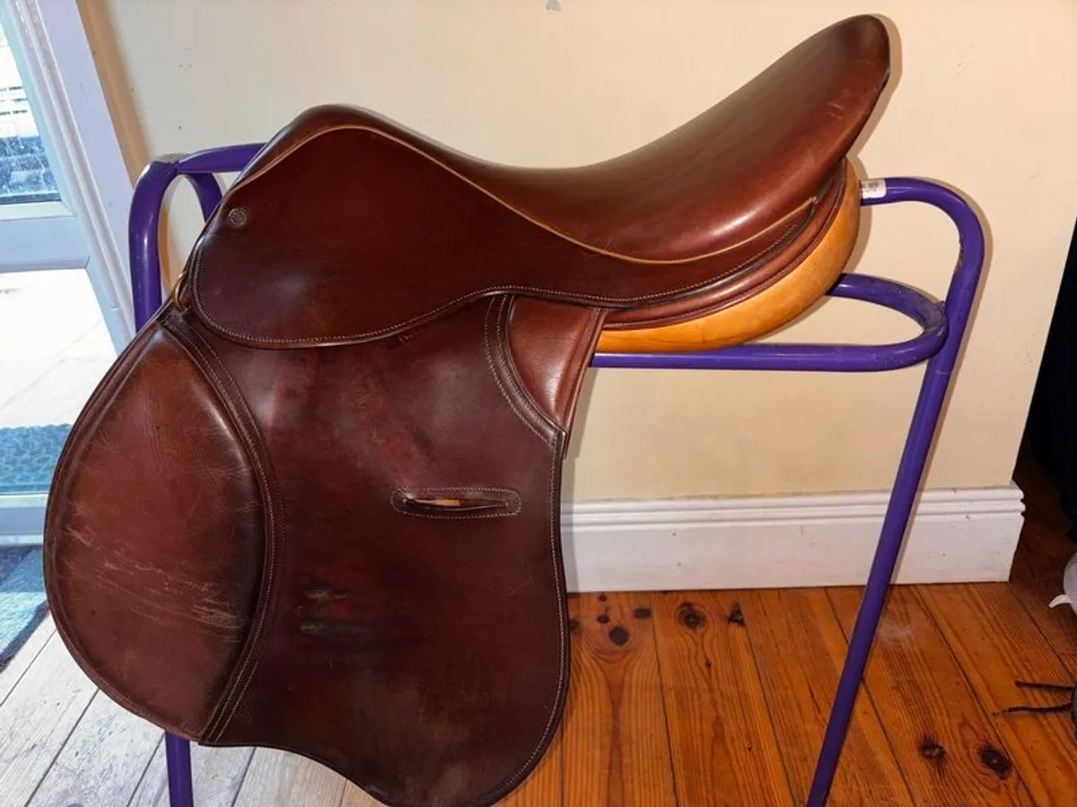 Crosby English Jumping Saddle - Image 4