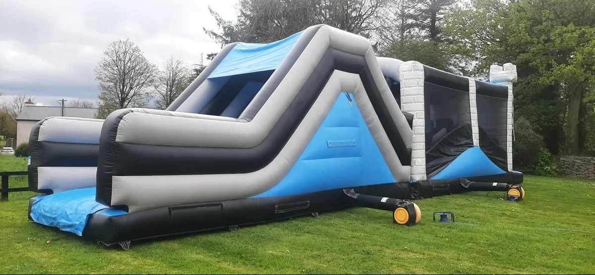 Bouncy castles - Image 2