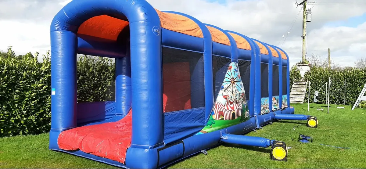 Bouncy castles - Image 3