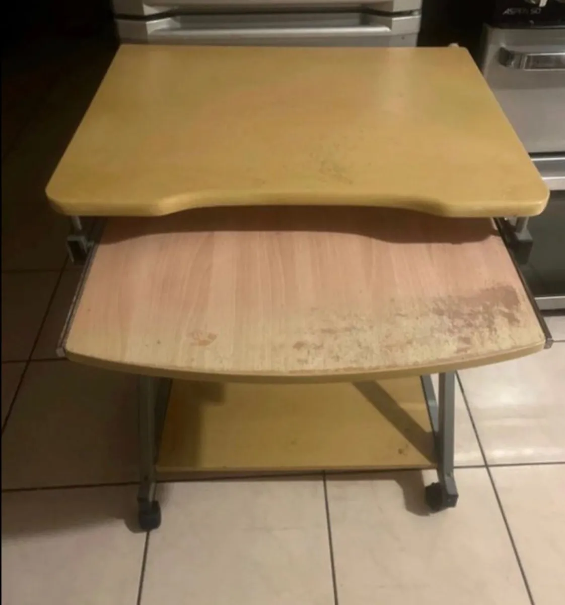 Desk with fold out tray - Image 3