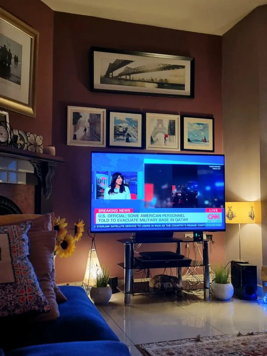 8k Samsung 55 inch tv - Image 1